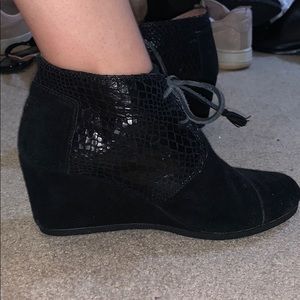 Toms suede wedge booties size 9